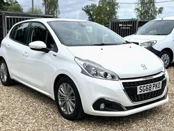 White Used 2018 Peugeot 208 Signature Sky Hatchback | £7,495 (Fair price)