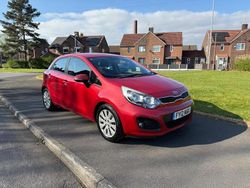 Red Used 2012 Kia Rio Hatchback | £2,695 (Fair price)