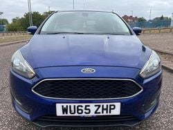 Blue Used 2015 Ford Focus Zetec Hatchback | £5,199 (Super price)
