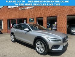 Silver Used 2019 Volvo V60 CC Estate | £21,998 (Fair price)