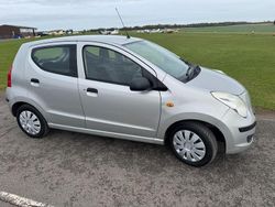 Silver Used 2014 Suzuki Alto Hatchback | £3,999 (A bit pricey)