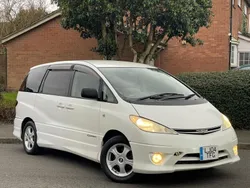 White Used 2014 Toyota Previa T2 MPV | £1,475