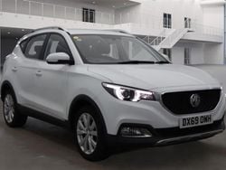White Used 2019 MG ZS Excite Sedan | £10,690 (Fair price)