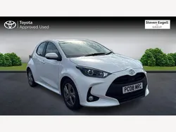White Used 2024 Toyota Yaris Hybrid Hatchback | £18,376 (Good price)
