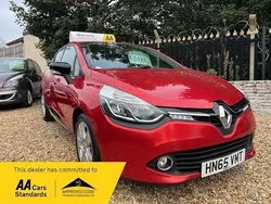 Red Used 2015 Renault Clio IV Dynamique Hatchback | £5,495 (Expensive)