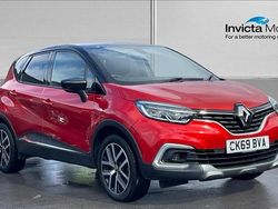 Red/black Used 2019 Renault Captur Version S SUV | £10,495 (Fair price)