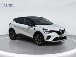 White/black Used 2023 Renault Captur Evolution SUV | £16,799 (Fair price)