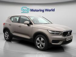 Grey Used 2021 Volvo XC40 Momentum SUV | £20,100 (Fair price)