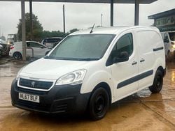 White Used 2017 Peugeot Partner MPV | £4,650 (Fair price)