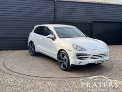 White Used 2014 Porsche Cayenne SUV | £17,000 (Fair price)