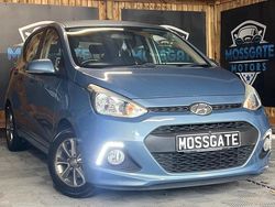 Blue Used 2015 Hyundai i10 Premium Hatchback | £7,795 (Fair price)
