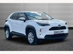 White Used 2023 Toyota Yaris Cross SUV | £18,955 (Fair price)