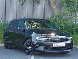 Two coat metallic carbon black New 2025 Vauxhall Astra Hatchback | £25,498 (Fair price)
