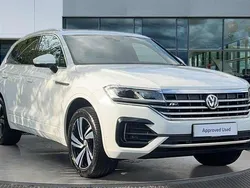 Pure white Used 2019 VW Touareg R-line SUV | £30,680 (Fair price)