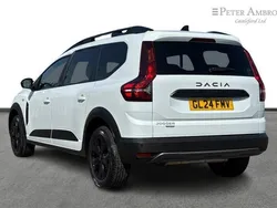 White Used 2024 Dacia Jogger Extreme MPV | £21,501 (Fair price)