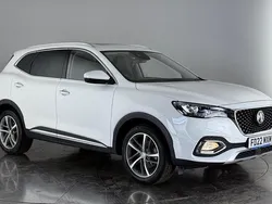 White Used 2022 MG HS Exclusive SUV | £16,350 (Fair price)