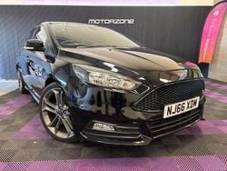 Black Used 2016 Ford Focus ST Hatchback | £10,995 (Good price)