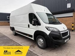 White Used 2018 Peugeot Boxer Van | £9,295 (Fair price)