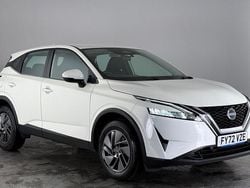 White Used 2022 Nissan Qashqai Acenta Premium SUV | £15,350 (Good price)