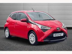 Red Used 2019 Toyota Aygo X-play Hatchback | £7,901 (Fair price)