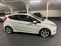 White Used 2010 Ford Fiesta Zetec Hatchback | £4,000 (Fair price)