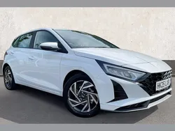 White New 2025 Hyundai i20 Advanced Hatchback | £17,990 (Good price)