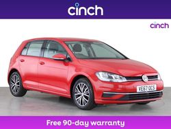 Red Used 2018 VW Golf VII SE Hatchback | £12,549 (Fair price)