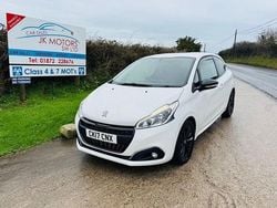 White Used 2017 Peugeot 208 Hatchback | £4,595 (Good price)
