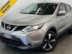 Silver Used 2016 Nissan Qashqai N-Connecta SUV | £13,485 (Fair price)