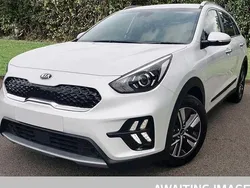 White Used 2022 Kia Niro 2 SUV | £17,495 (Fair price)