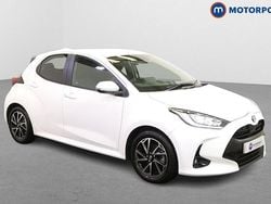 New 2025 Toyota Yaris Hybrid Design Hatchback | £18,399 (Fair price)