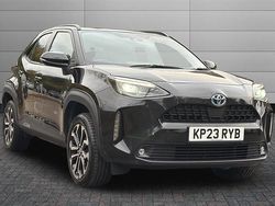 Black Used 2023 Toyota Yaris Hybrid Design SUV | £20,250 (Fair price)