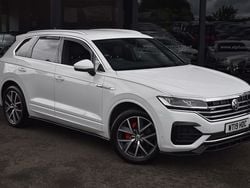 Pure white Used 2019 VW Touareg R-line SUV | £26,990 (Fair price)