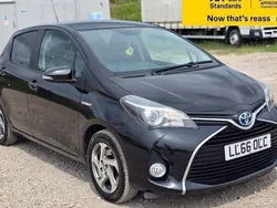Black Used 2016 Toyota Yaris Hybrid Hatchback | £10,380 (Fair price)