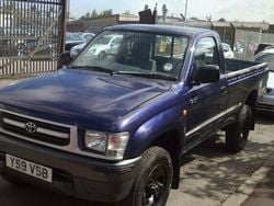 Used 2001 Toyota HiLux Pickup | £3,295