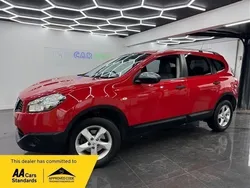 Red Used 2011 Nissan Qashqai Visia SUV | £3,395 (Fair price)