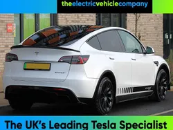 White Used 2022 Tesla Model Y Long Range SUV | £23,995 (Fair price)