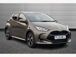 Unknown New 2025 Toyota Yaris Hybrid Design Hatchback | £22,050 (Expensive)