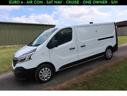 Glacier white Used 2020 Renault Trafic Business Van | £12,990 (Fair price)