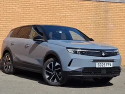 Two coat premium metallic graphic grey New 2025 Vauxhall Grandland X Ultimate SUV | £31,998 (Fair price)