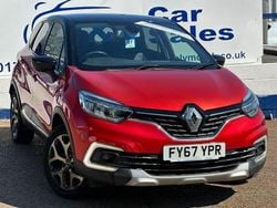 Red/black Used 2017 Renault Captur Signature SUV | £6,995 (Fair price)