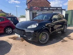 Black Used 2016 Porsche Cayenne Platinum Edition SUV | £17,995 (Fair price)