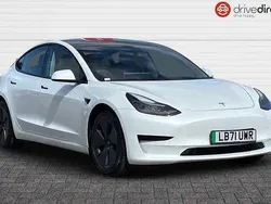 Multi coat pearl white Used 2021 Tesla Model 3 Standard Range Sedan | £17,000 (Fair price)