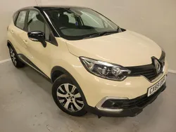 White Used 2019 Renault Captur Play SUV | £7,999 (Fair price)