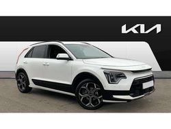 White Used 2025 Kia Niro 4 SUV | £29,576 (Expensive)