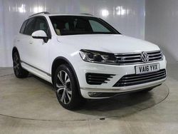 White Used 2016 VW Touareg R-line SUV | £17,000 (Super price)