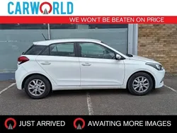 White Used 2017 Hyundai i20 SE Hatchback | £6,700 (Good price)