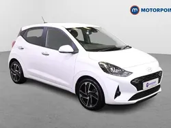 White Used 2024 Hyundai i10 Premium Hatchback | £15,099 (Fair price)