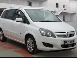 White Used 2012 Vauxhall Zafira Design Edition MPV | £1,750 (Good price)