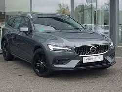 Used 2021 Volvo V60 CC Pro Estate | £22,998 (Fair price)